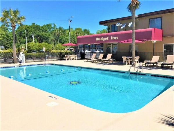 Budget Inn Conway image 1